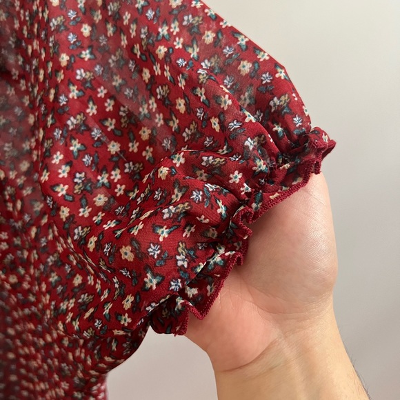 Red Cropped Blouse - Picture 3 of 5